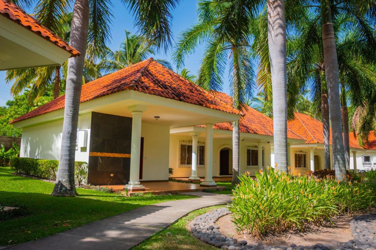 Pato Canales Hotel & Resort San Luis Exterior photo